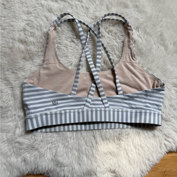 Lululemon Energy Bra size 8 - Picture 2 of 3